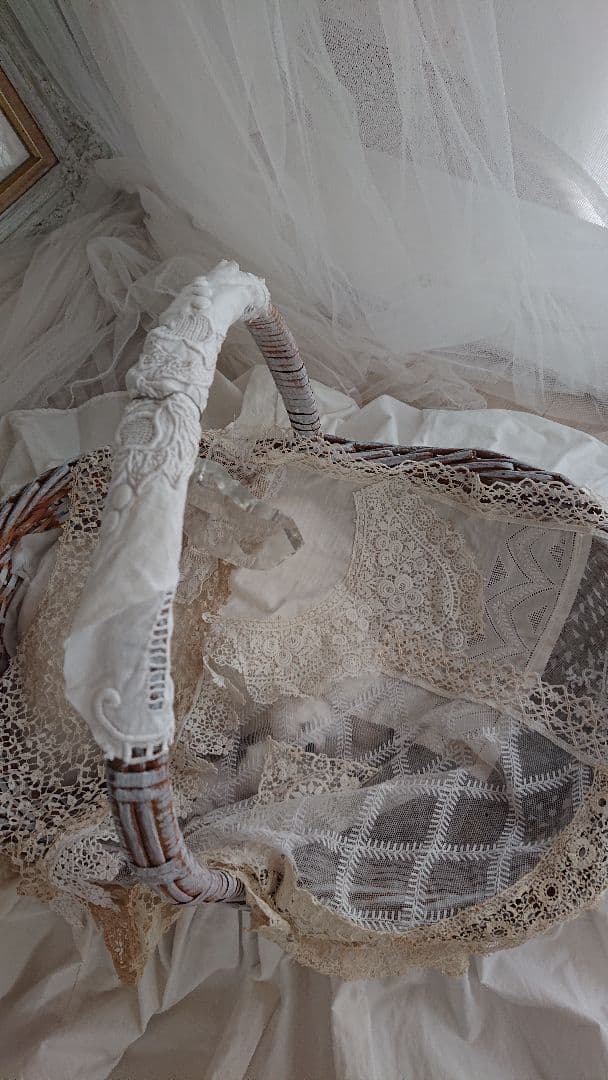 アンティークパニエ アンティークレースのカバー付き